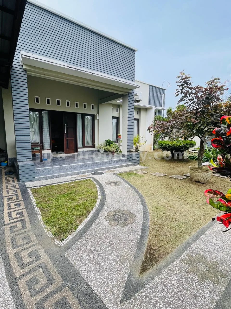 Rumah Mewah dengan Kolam Renang Pribadi Dekat RSUD Gerung – West Lombok - 1014 - 8