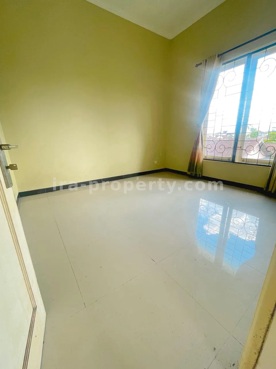 Massive Corner House for Sale in Pejarakan, Mataram - 1015 - 4