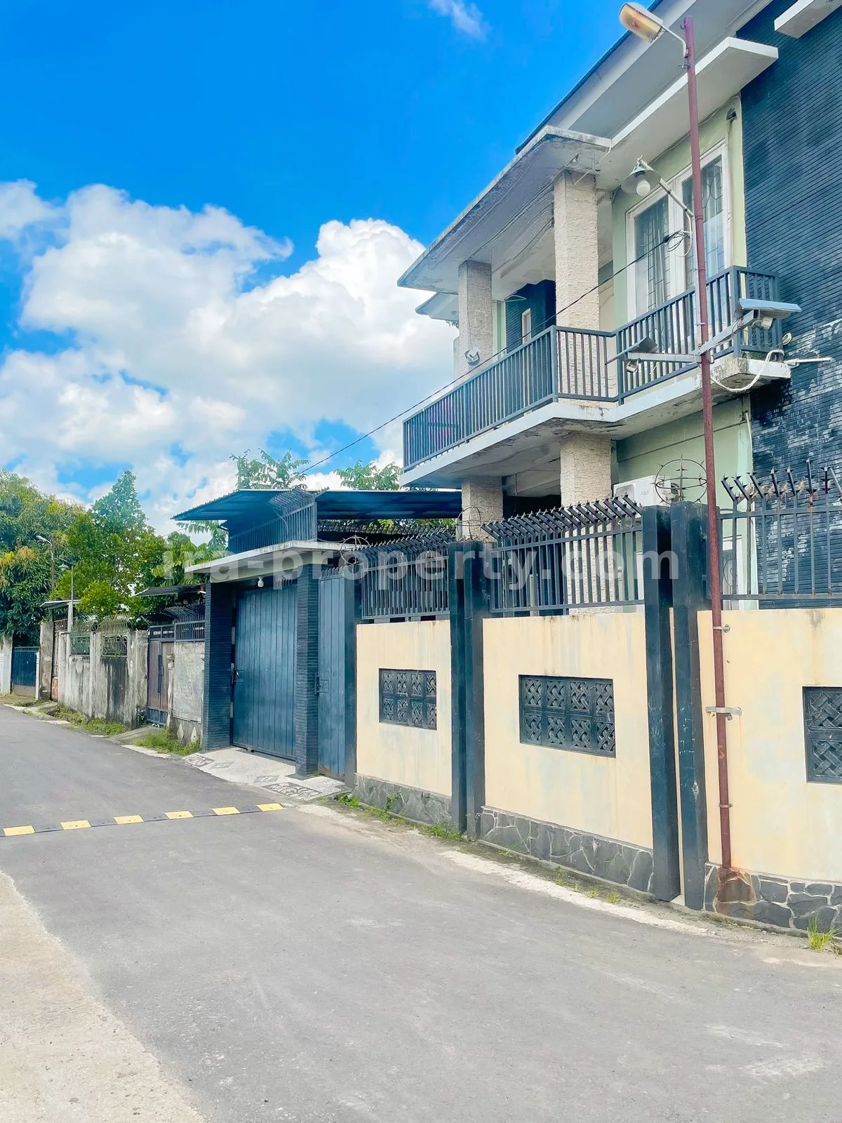 Massive Corner House for Sale in Pejarakan, Mataram - 1015 - 8