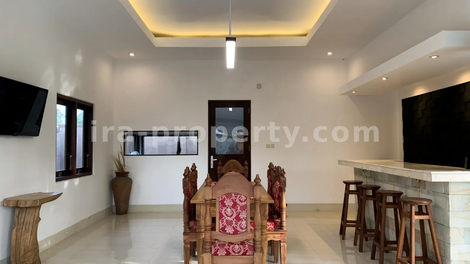Villa Minimalis Modern dengan Kolam Renang di Batu Layar - 380 - 7