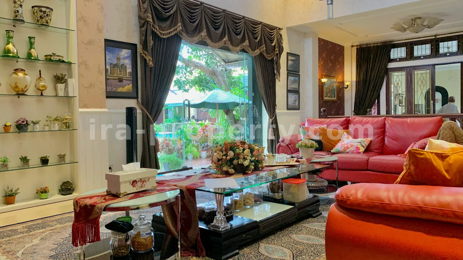 Mansion Mewah 7 Kamar dengan Kolam Renang di Mataram - 1016 - 2