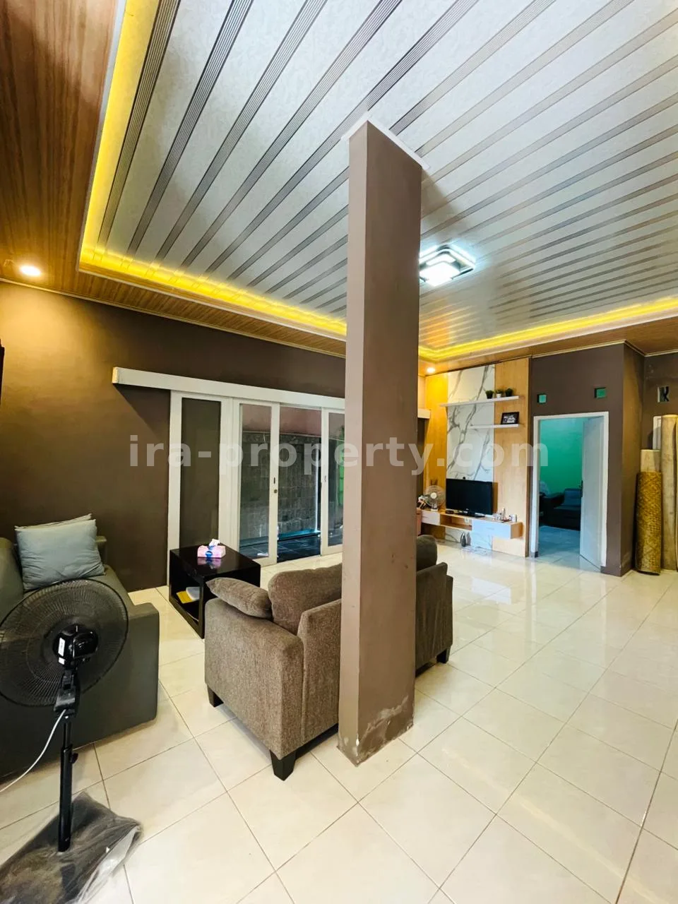 Rumah Keluarga 3 Kamar Nyaman di Rembiga, Mataram - 1019 - 3