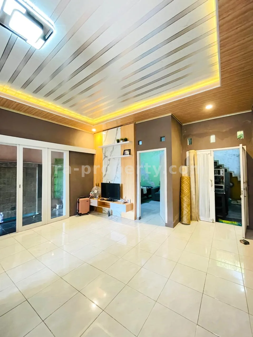 Rumah Keluarga 3 Kamar Nyaman di Rembiga, Mataram - 1019 - 5