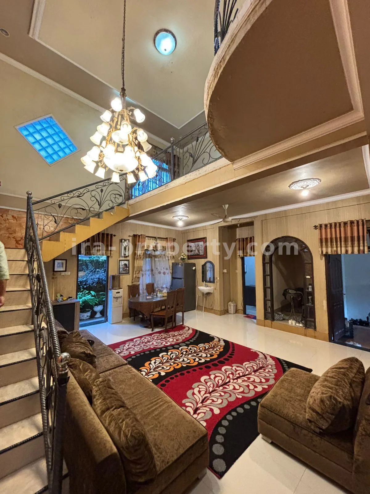 Grand 2-Story Luxury Residence – Prime Praya City Center, Central Lombok - 93 - 2