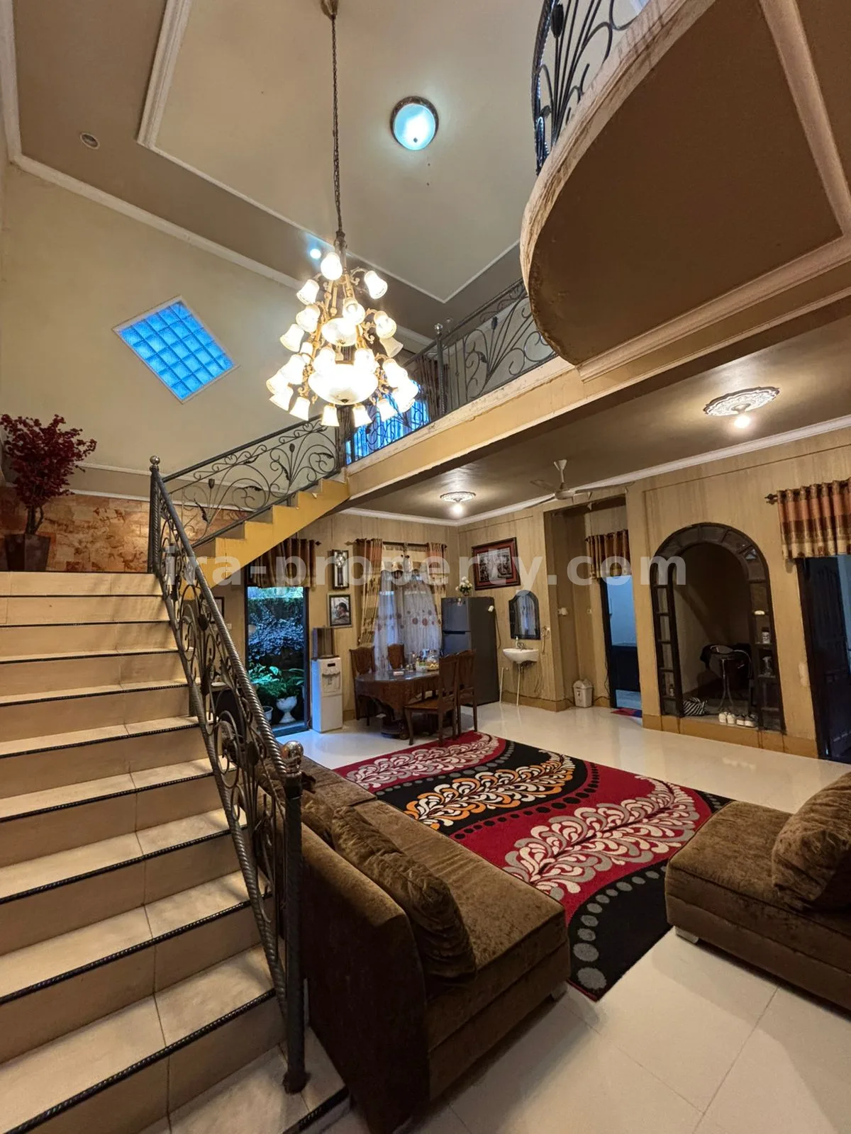 Grand 2-Story Luxury Residence – Prime Praya City Center, Central Lombok - 93 - 7
