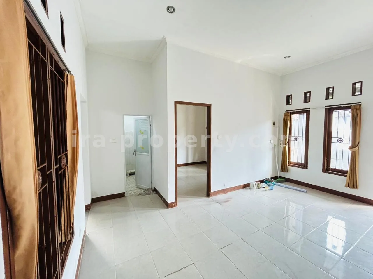 Rumah Keluarga Baru Direnovasi Dekat Jalan Adisucipto, Mataram - 1023 - 3