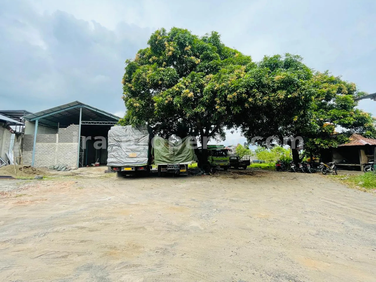 Premium Warehouse Complex for Rent – Strategic Distribution Hub in Central Mataram - 80 - 2