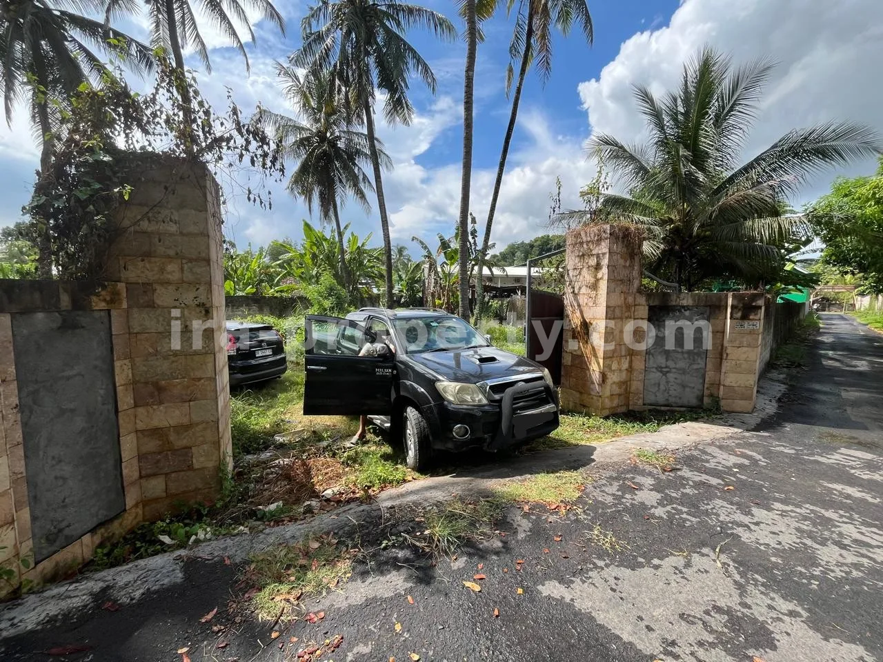Secure 1,000 m² Villa Plot Near Kuta Mandalika – Fully Fenced & Ready for Development - 554 - 4