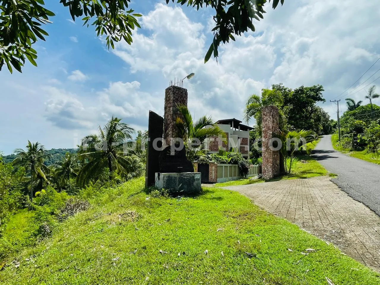Vila Mewah dengan Pemandangan Laut di Torok, Lombok - 399-3 - 3