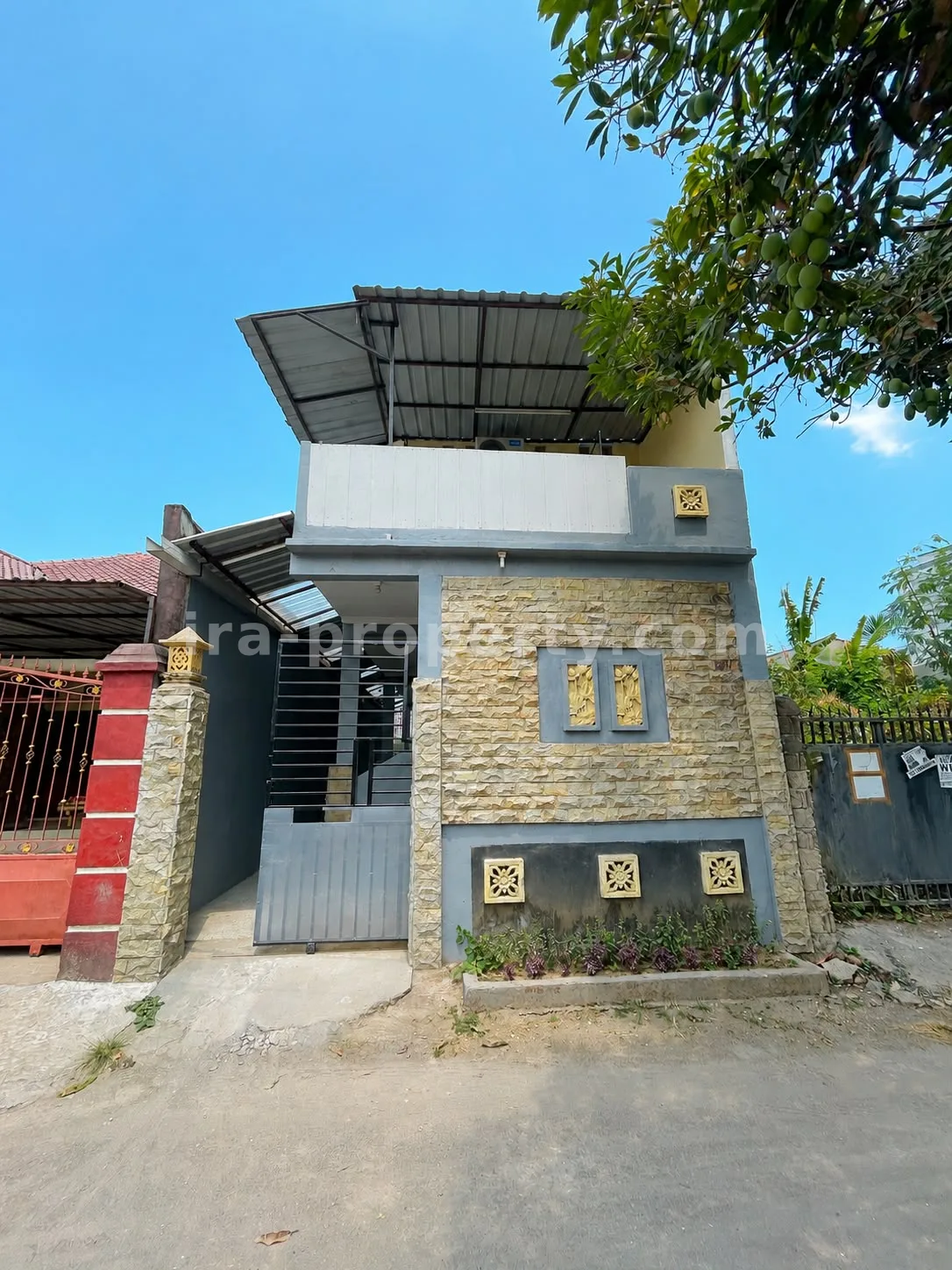 Kost 2 Lantai Siap Operasi di Batu Layar Dekat Senggigi - 1037 - 2