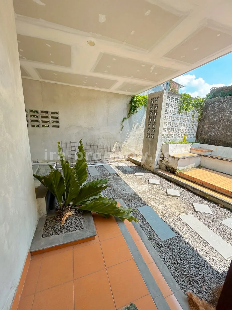 Rumah Dijual di Kompleks Perumahan Privat Dekat Rembiga, Mataram - 1038 - 4