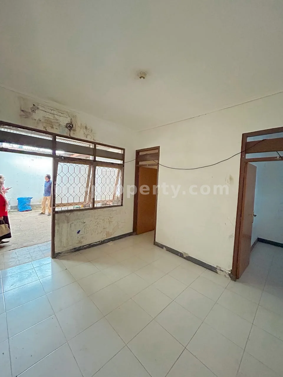 House with Commercial Space for Sale in Taman Baru, Mataram – Near Epicentrum Mall - 1033 - 2