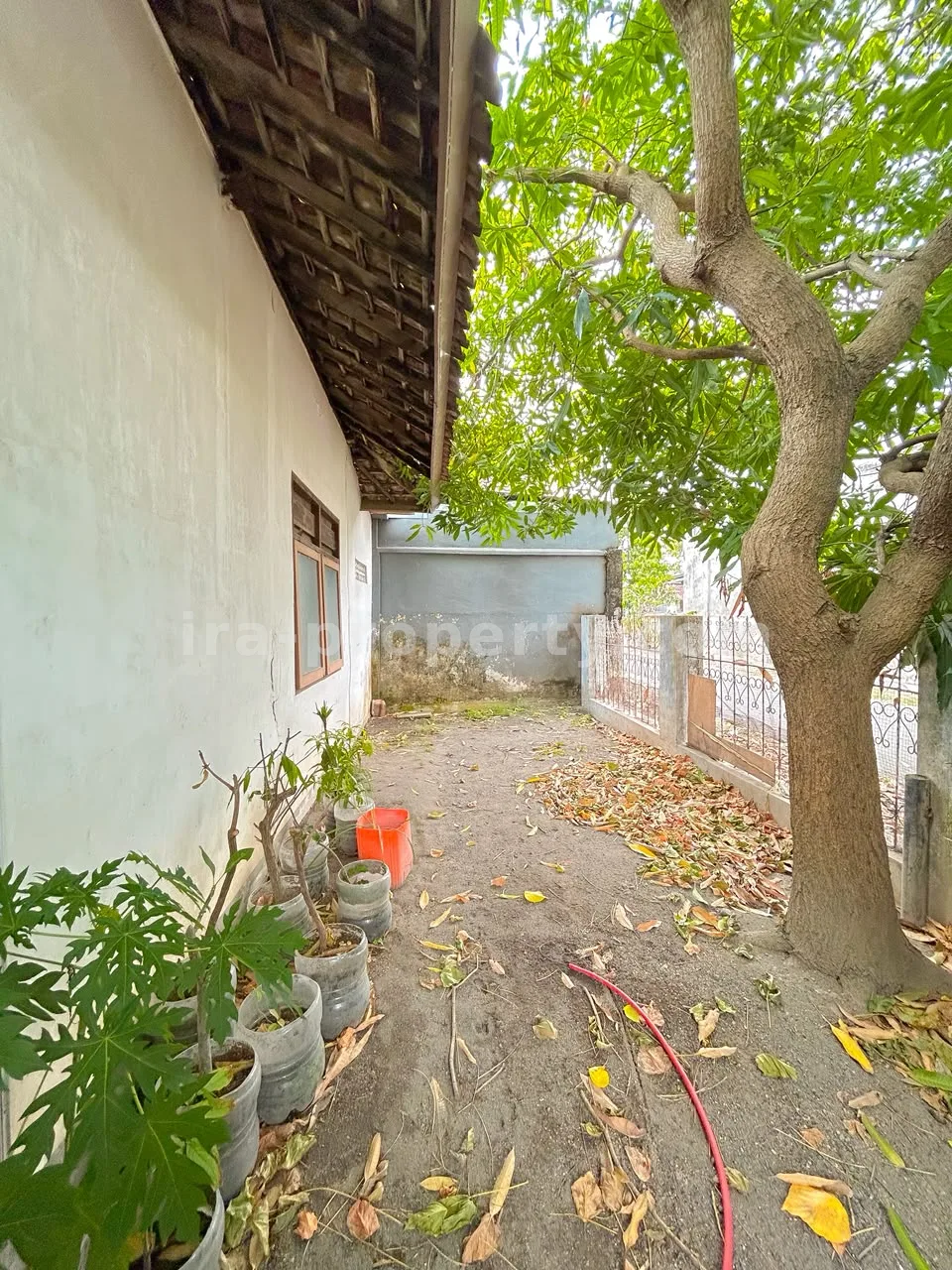 House with Commercial Space for Sale in Taman Baru, Mataram – Near Epicentrum Mall - 1033 - 4