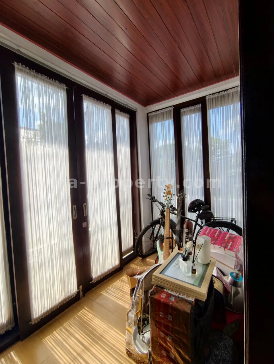Luxury Villa-Style House for Sale in Pagutan, Mataram – Premium Fully Furnished Residence - 1034 - 16