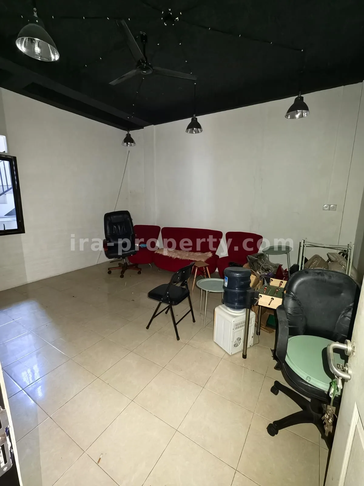 Rumah Usaha 2 Lantai Strategis untuk Dijual di Pagutan, Mataram - 1035 - 12