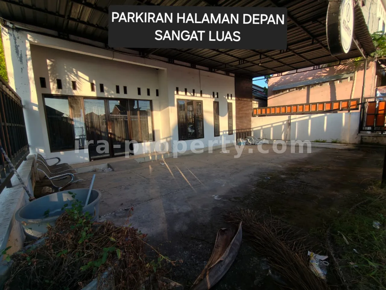 Rumah Usaha 2 Lantai Strategis untuk Dijual di Pagutan, Mataram - 1035 - 2