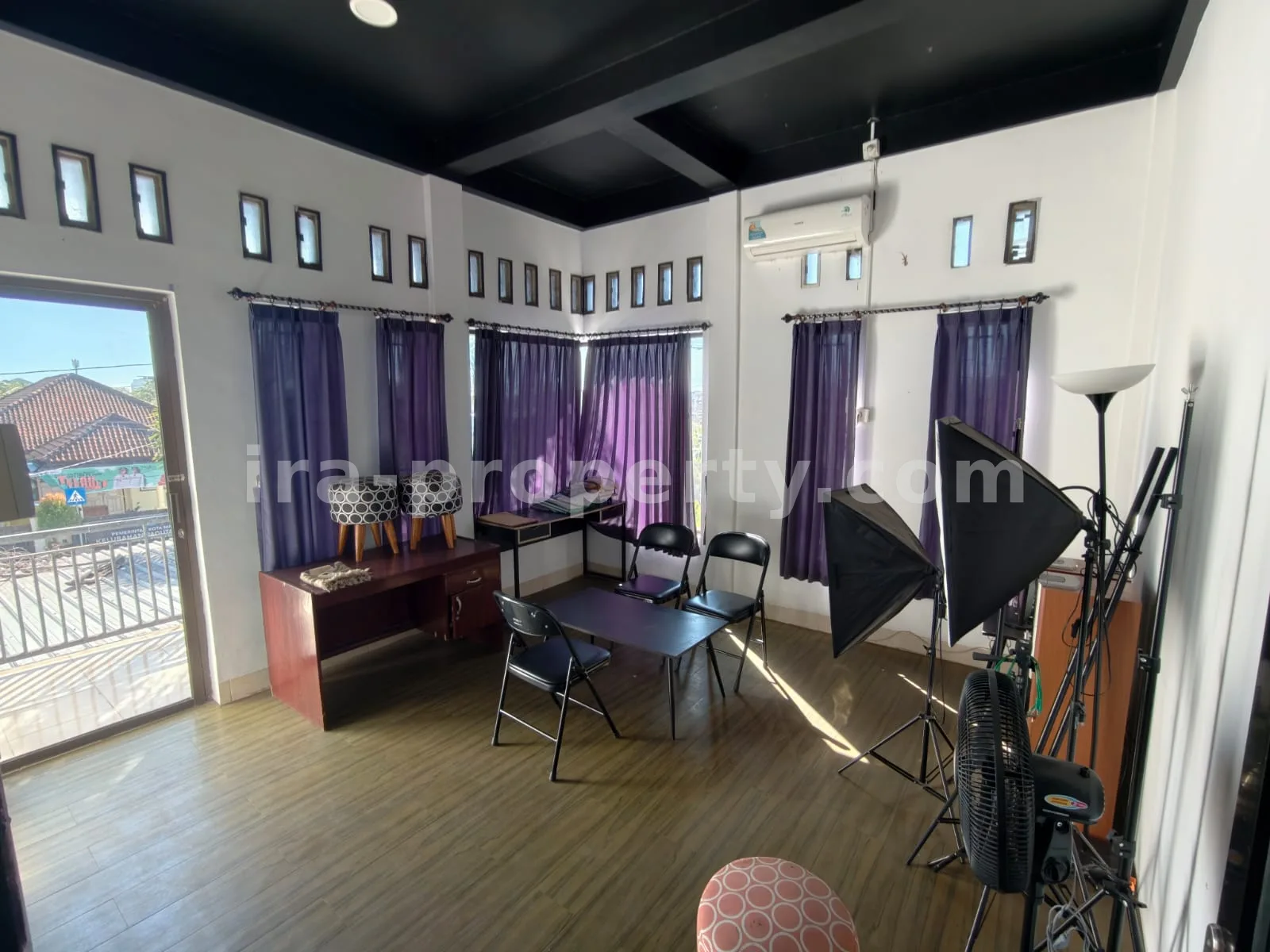 Rumah Usaha 2 Lantai Strategis untuk Dijual di Pagutan, Mataram - 1035 - 3