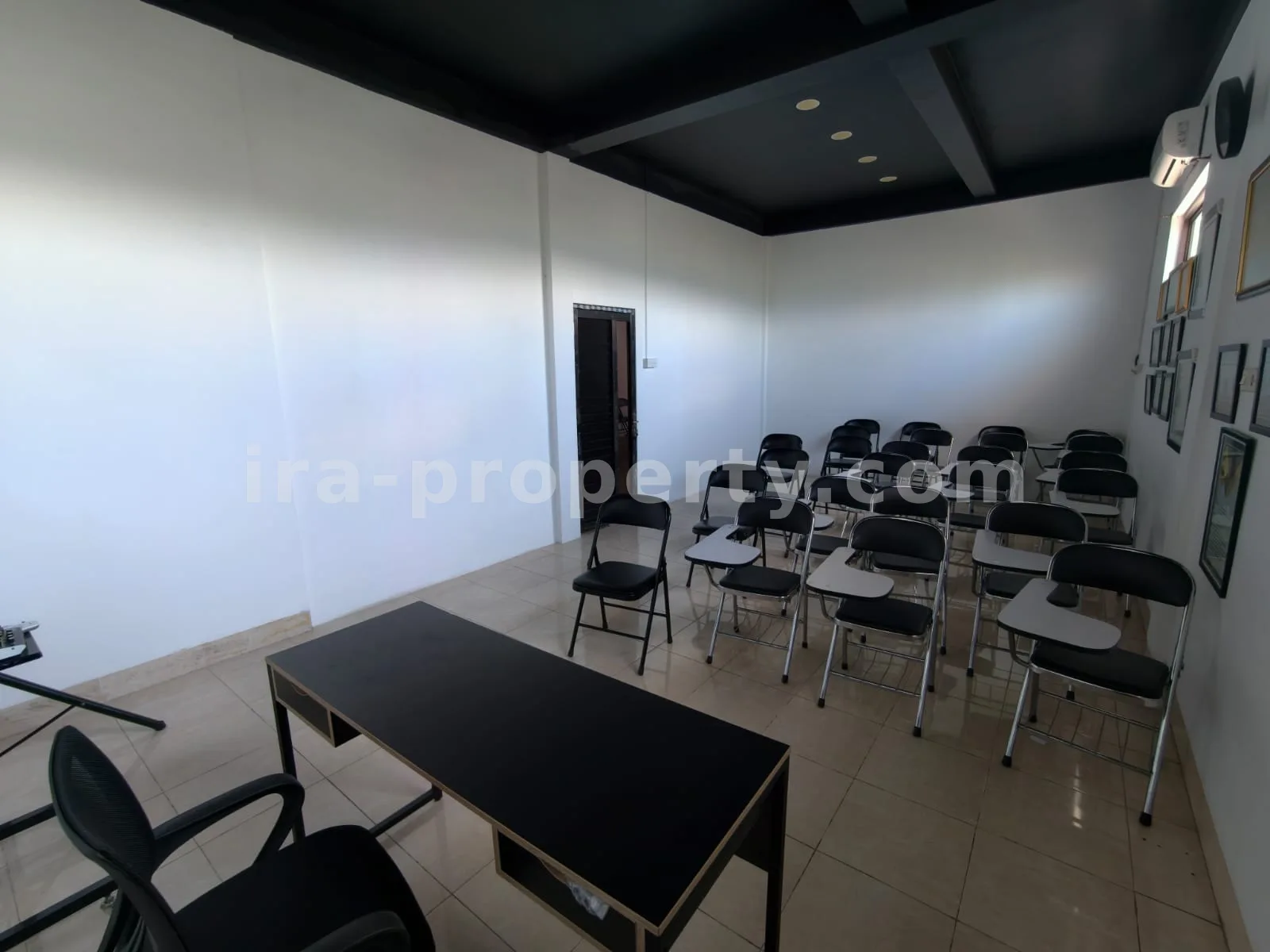 Rumah Usaha 2 Lantai Strategis untuk Dijual di Pagutan, Mataram - 1035 - 7
