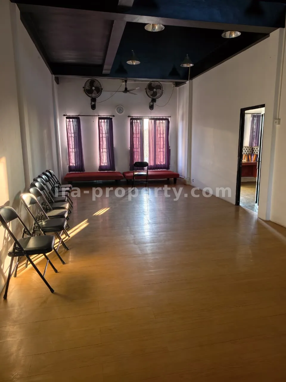 Rumah Usaha 2 Lantai Strategis untuk Dijual di Pagutan, Mataram - 1035 - 8
