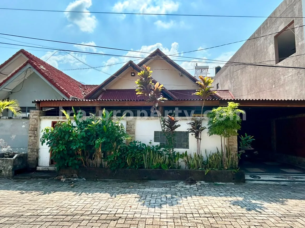 Rumah Gaya Vila untuk Dijual di Green Valley Senggigi – Kolam Renang Pribadi & Hunian Tropis - 453-2 - 1