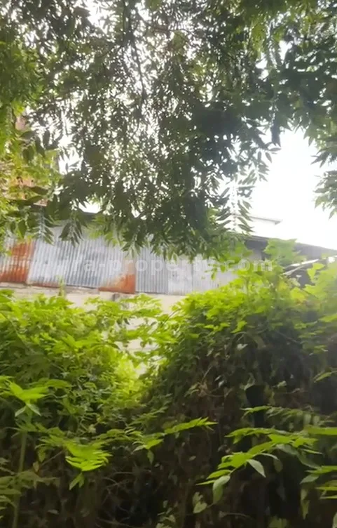 3 Rumah Dagang + Tanah Belakang Luas untuk Dijual di Pusat Mataram - 193 - 2