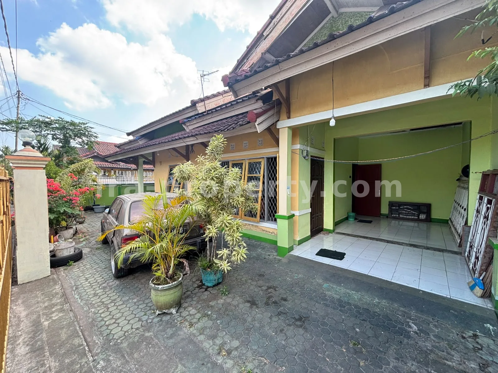 Rumah Luas untuk Dijual di Montong Batu Layar, Lombok Barat - 1040 - 3