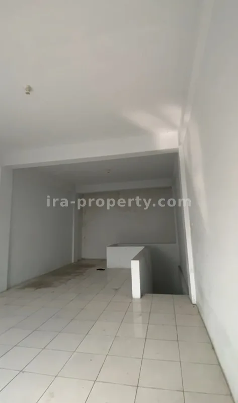 Strategic Commercial Shophouse for Sale Near Taman Budaya, Mataram - 192 - 3