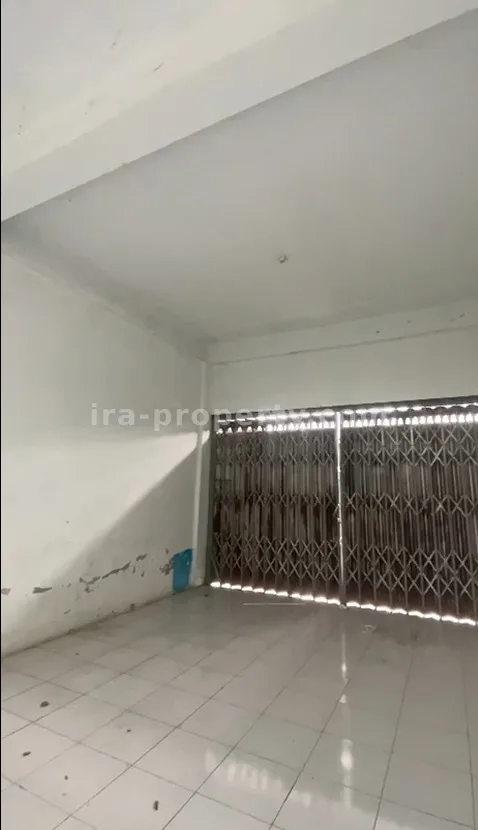 Strategic Commercial Shophouse for Sale Near Taman Budaya, Mataram - 192 - 5