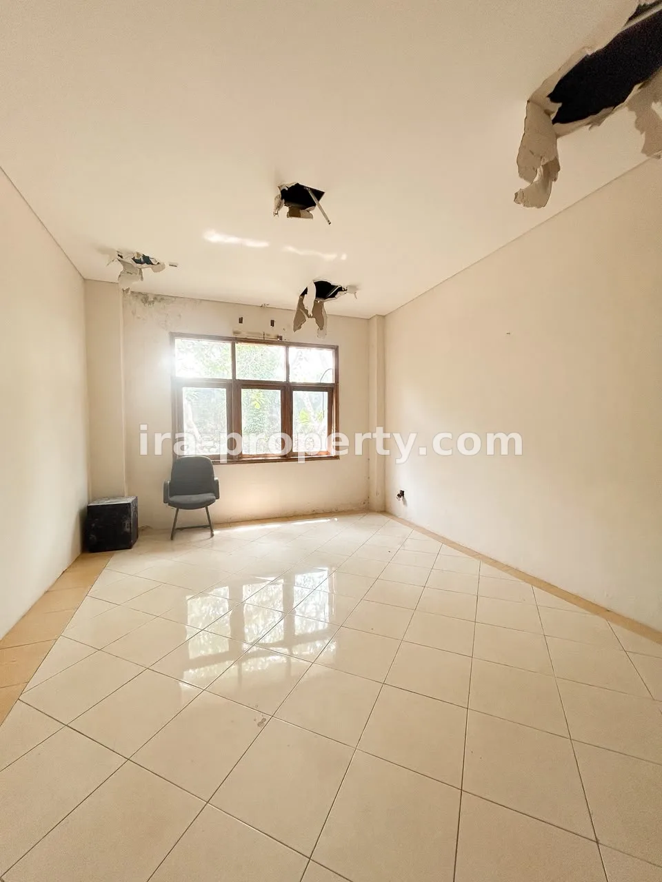 Bangunan gedung komersial di Meninting cocok untuk kantor dan gudang - 1051 - 10