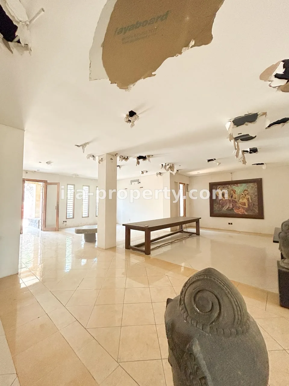 Bangunan gedung komersial di Meninting cocok untuk kantor dan gudang - 1051 - 5