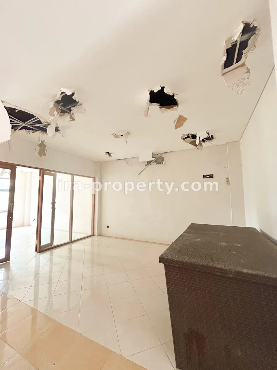 Bangunan gedung komersial di Meninting cocok untuk kantor dan gudang - 1051 - 9