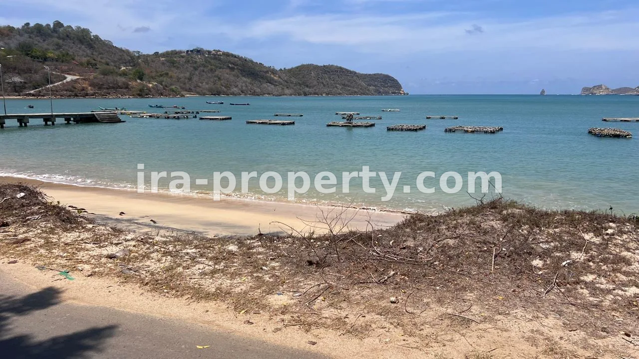 Tanah · Kuta Mandalika · foto 5 dari 5 Tanah Pantai di Bumbang, dekat Kuta Mandalika - 473 - 5