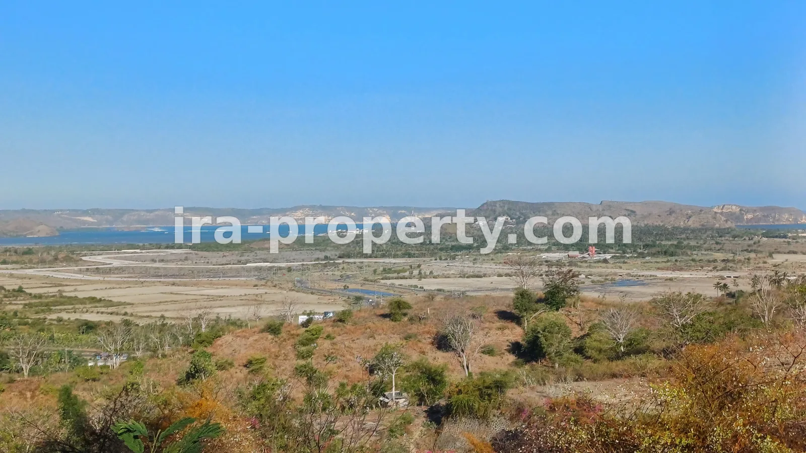 Tanah · Kuta Mandalika · foto 1 dari 3 Tanah Pemandangan Laut Dekat Sirkuit Mandalika - 481 - 1