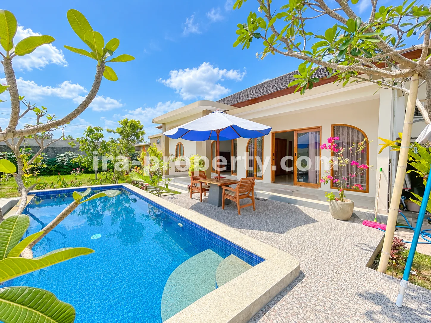 Villa & Hotel