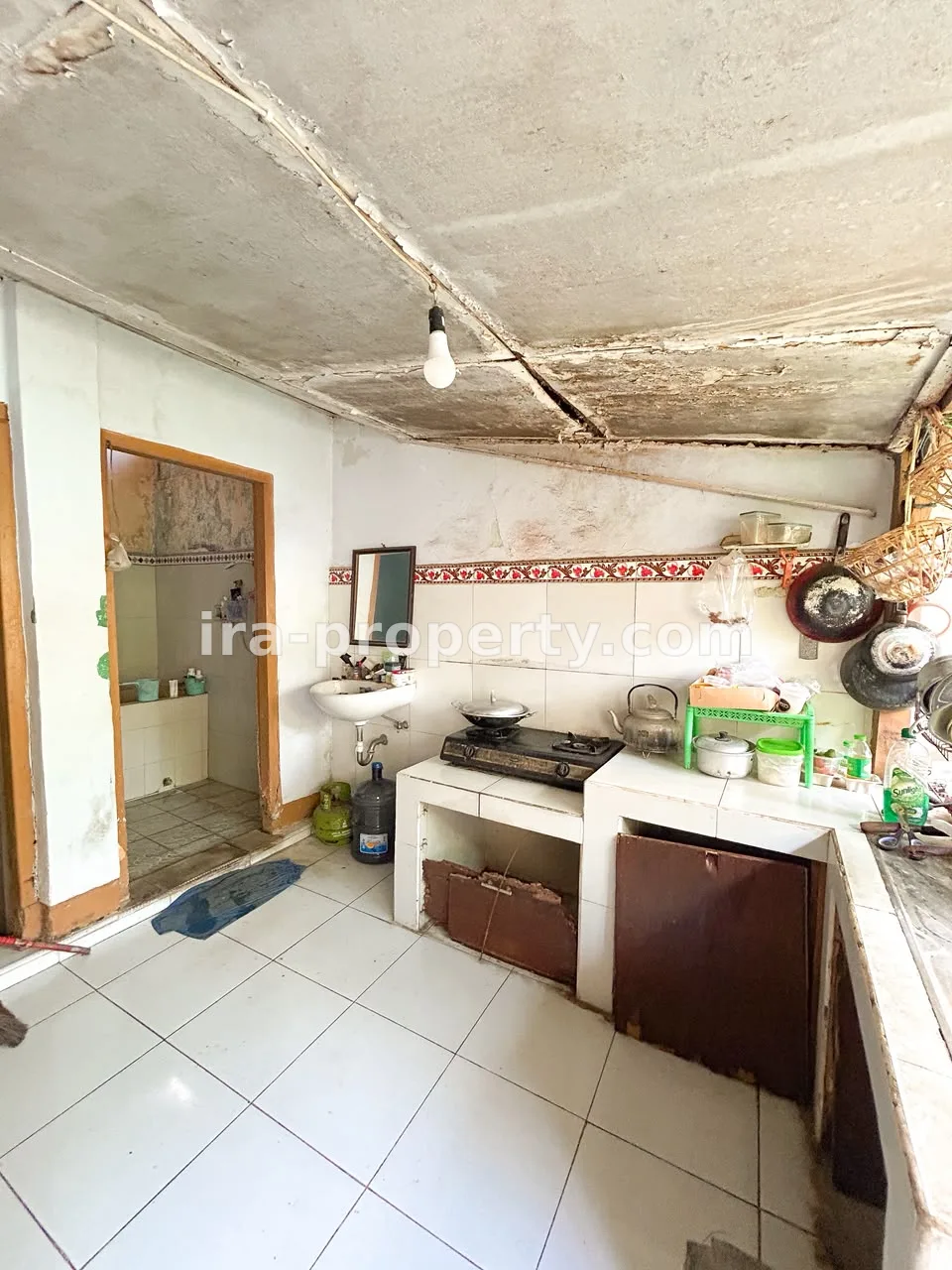 House for sale near Catur Street, Warga Mataram neighborhood - 1049 - 7