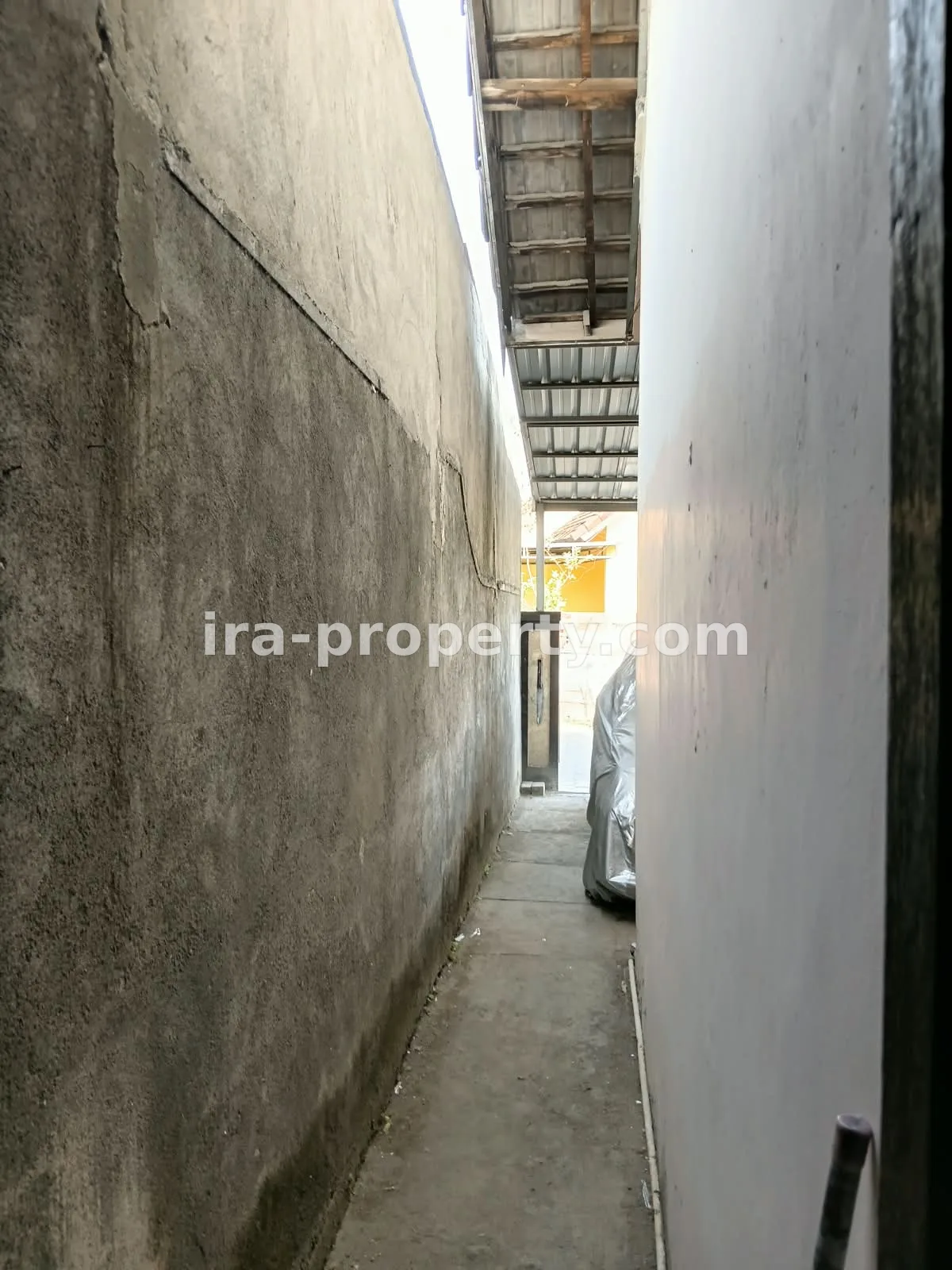 Affordable homes in Lingkar Pratama Complex - 1052 - 9